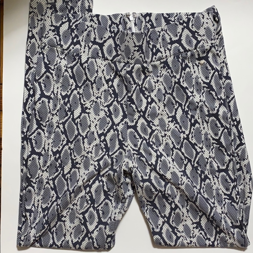 NWT guess venus ponte legging size: XL